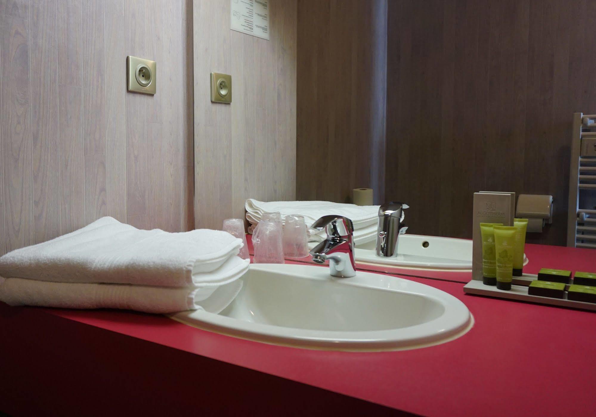 Logis Hotel Des Messageries Arbois Ngoại thất bức ảnh